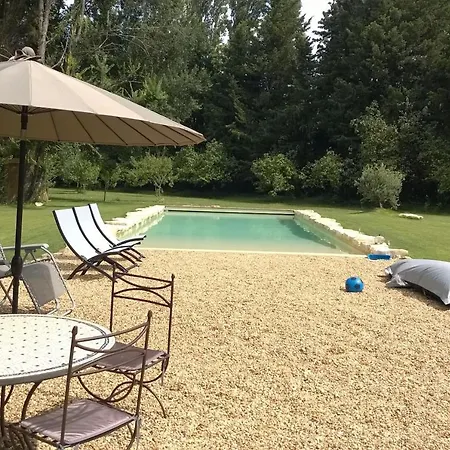 Soleil Et Piscine Au Calme D'avignon, Sur L'ile De La Barthelasse